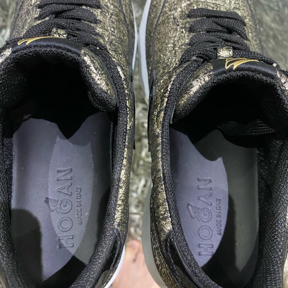 LIKE NEW!🌟HOGAN SILVER METALLIC SNEAKERS - Picture 5 of 7
